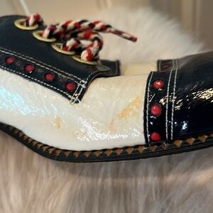Retro Hippie Women's High Top Shoes